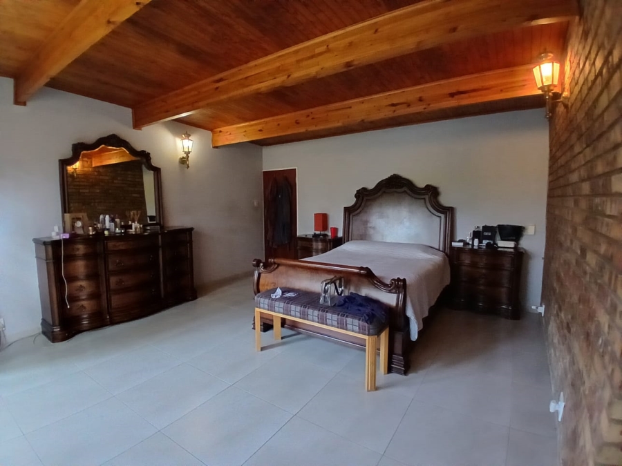 5 Bedroom Property for Sale in Monument Park Gauteng