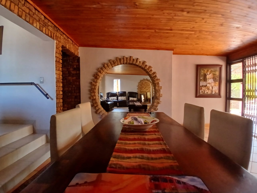 5 Bedroom Property for Sale in Monument Park Gauteng