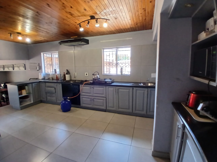 5 Bedroom Property for Sale in Monument Park Gauteng