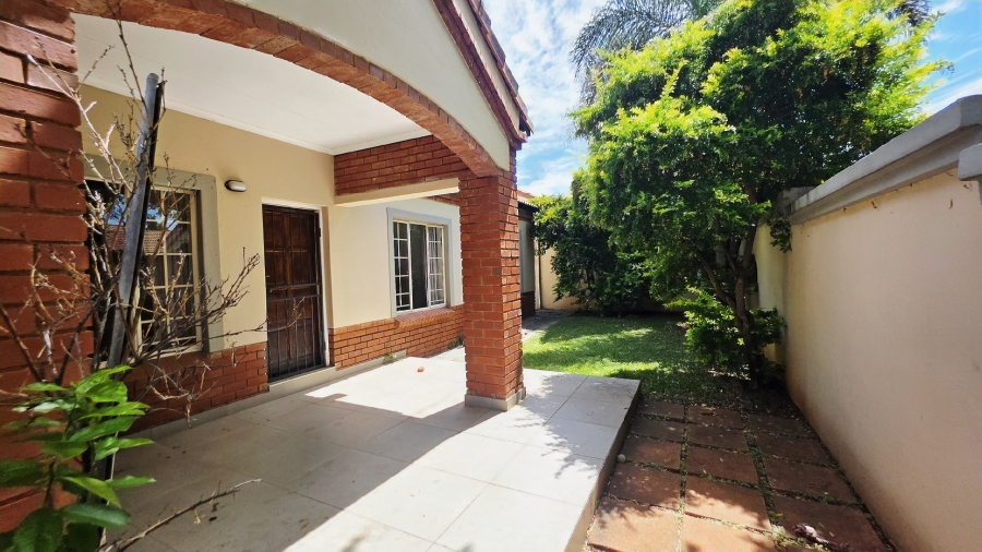 2 Bedroom Property for Sale in Faerie Glen Gauteng