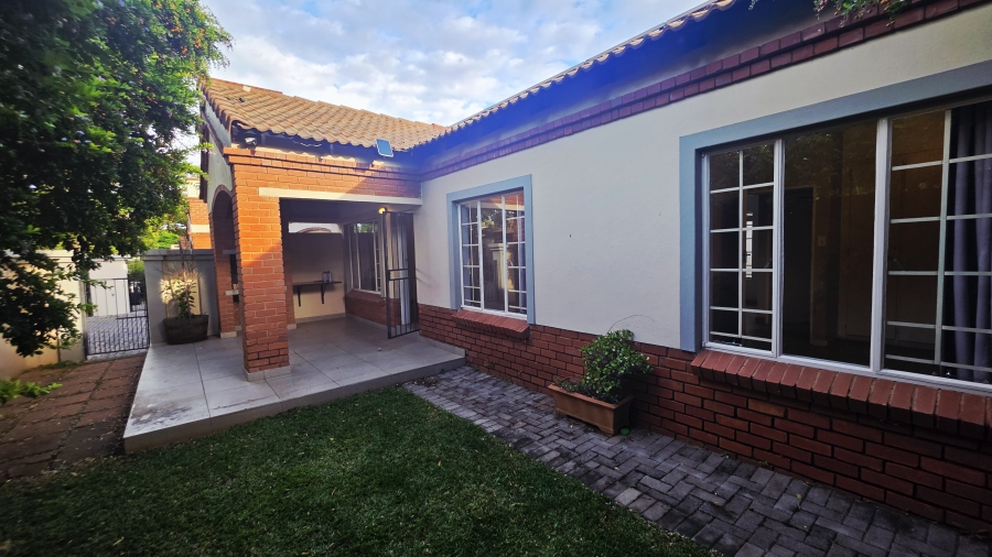 2 Bedroom Property for Sale in Faerie Glen Gauteng