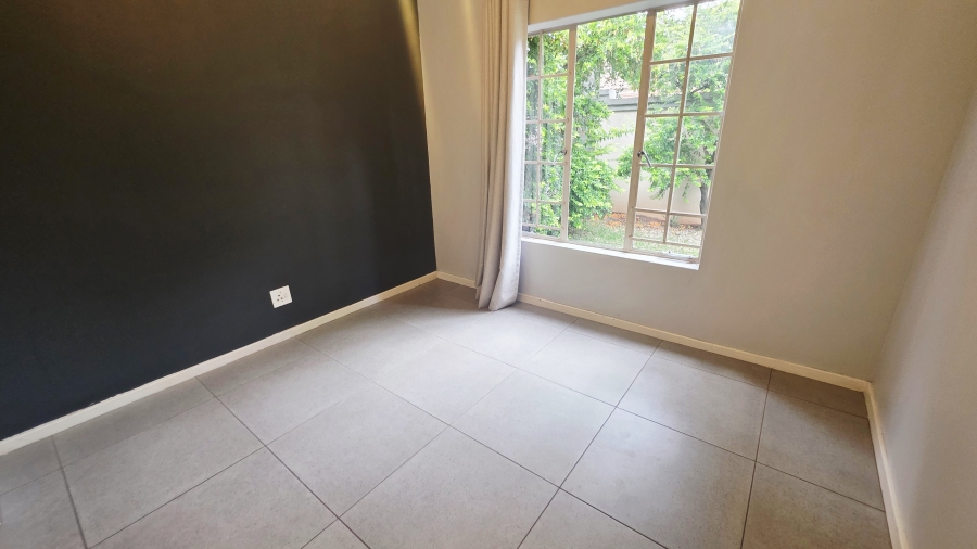 2 Bedroom Property for Sale in Faerie Glen Gauteng