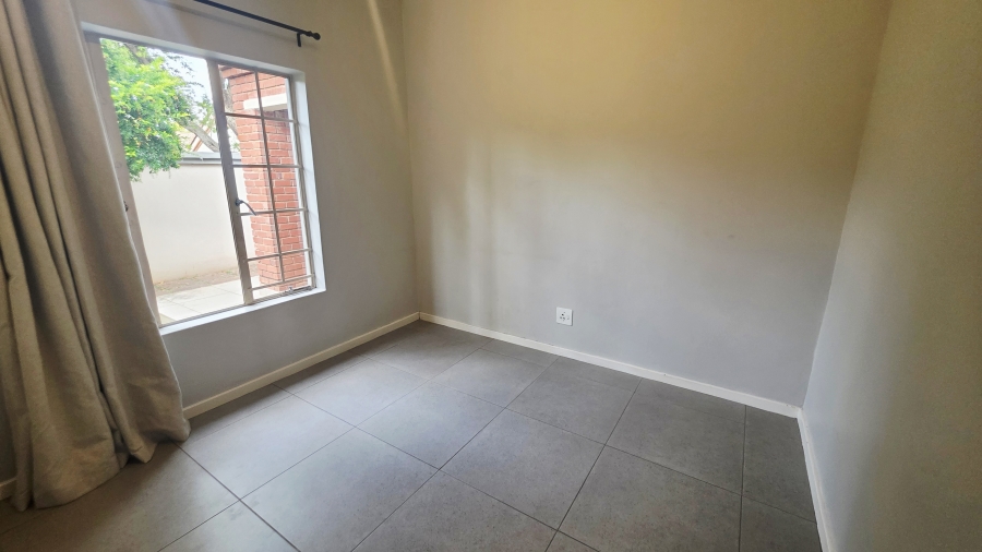 2 Bedroom Property for Sale in Faerie Glen Gauteng