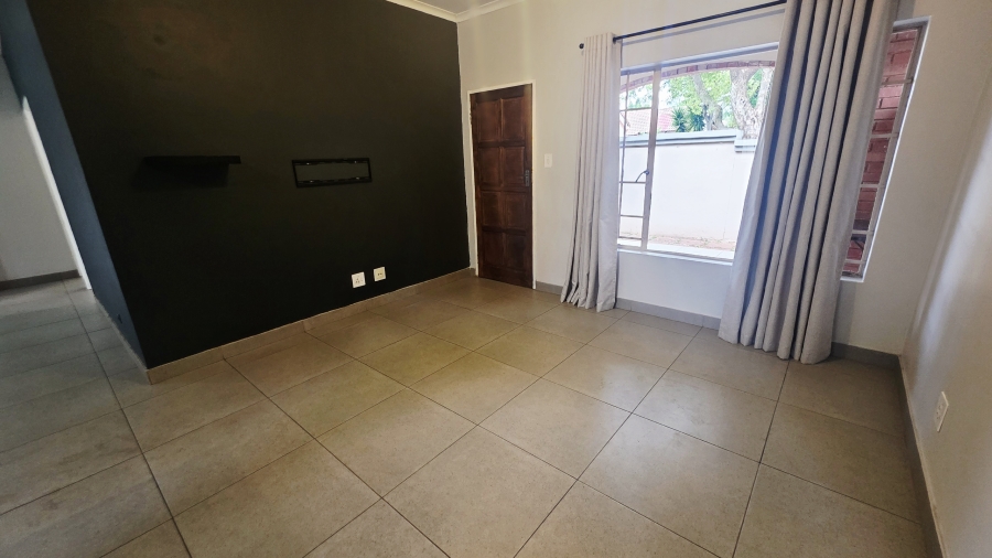 2 Bedroom Property for Sale in Faerie Glen Gauteng