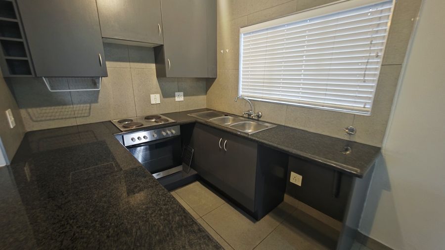 2 Bedroom Property for Sale in Faerie Glen Gauteng