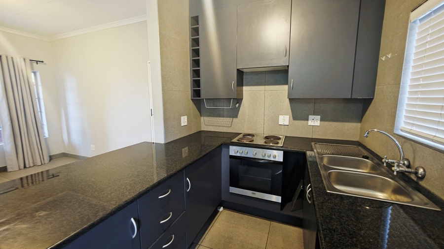 2 Bedroom Property for Sale in Faerie Glen Gauteng