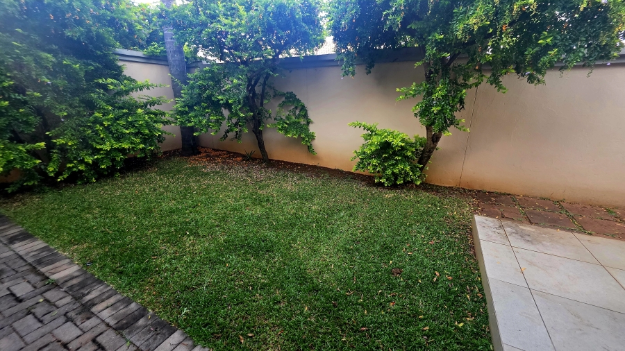 2 Bedroom Property for Sale in Faerie Glen Gauteng