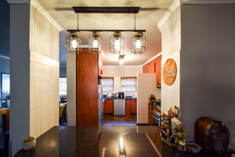 3 Bedroom Property for Sale in La Montagne Gauteng