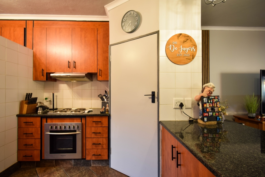 3 Bedroom Property for Sale in La Montagne Gauteng