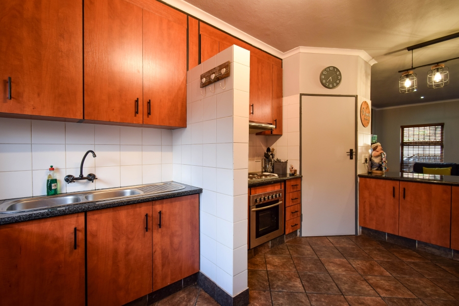 3 Bedroom Property for Sale in La Montagne Gauteng