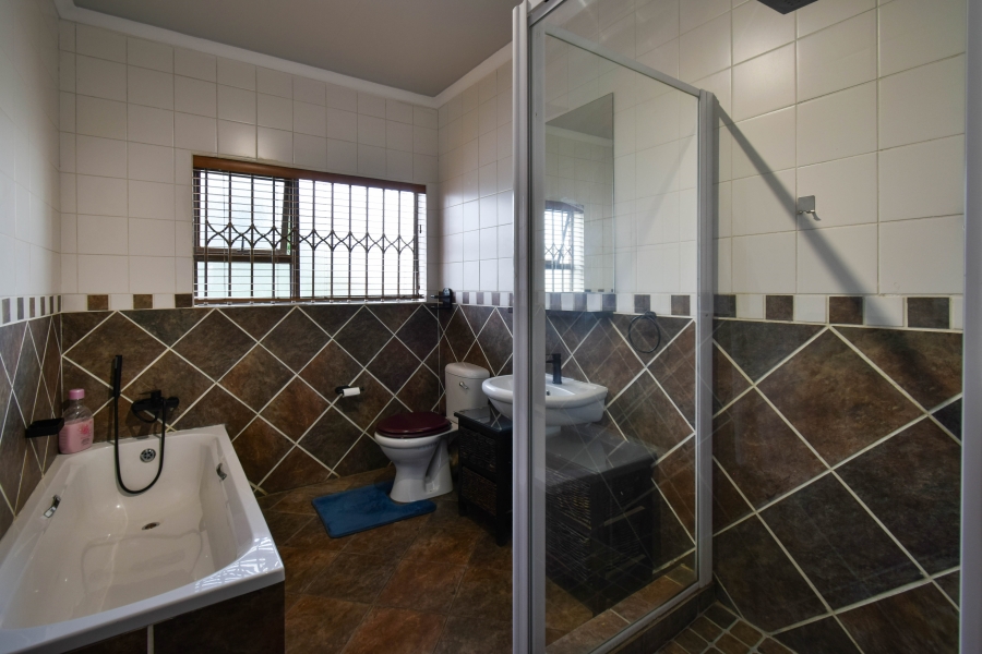 3 Bedroom Property for Sale in La Montagne Gauteng