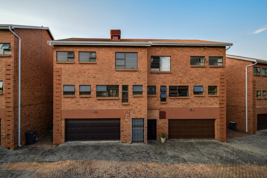 3 Bedroom Property for Sale in La Montagne Gauteng