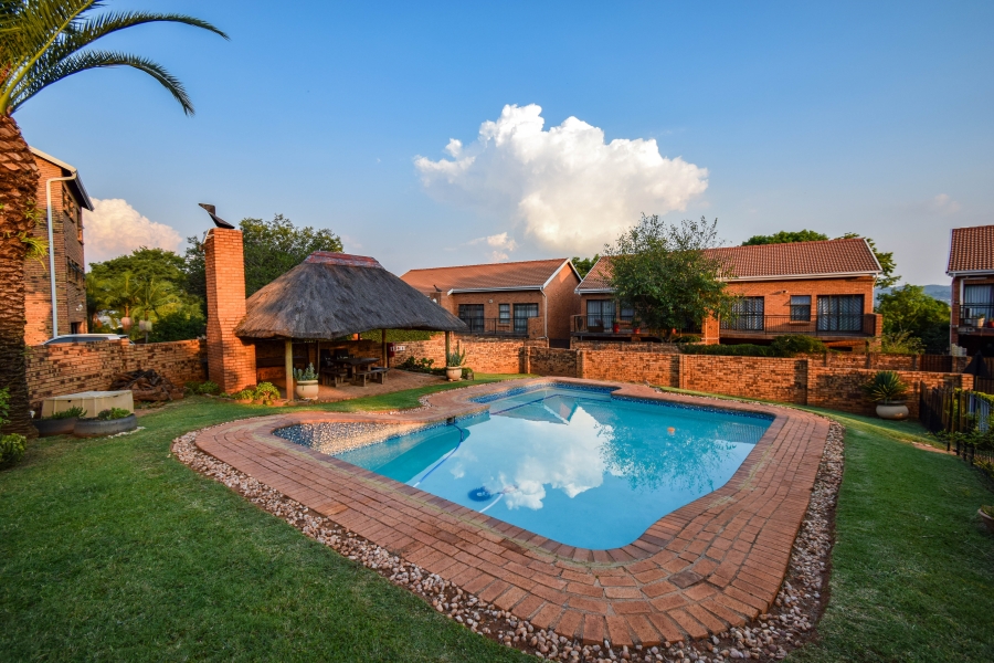 3 Bedroom Property for Sale in La Montagne Gauteng