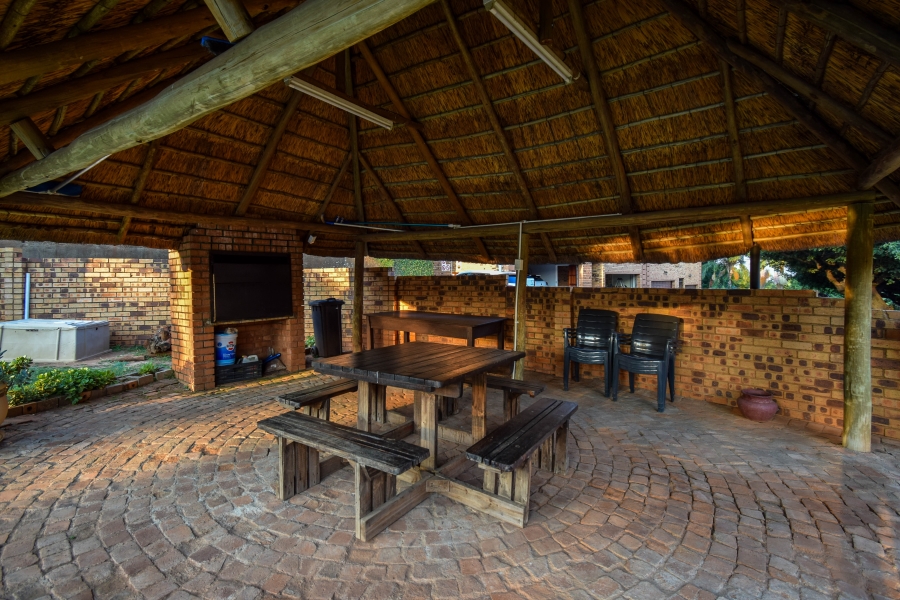 3 Bedroom Property for Sale in La Montagne Gauteng