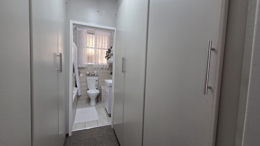 3 Bedroom Property for Sale in La Montagne Gauteng