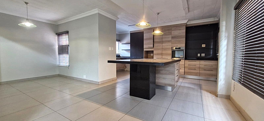 3 Bedroom Property for Sale in Faerie Glen Gauteng