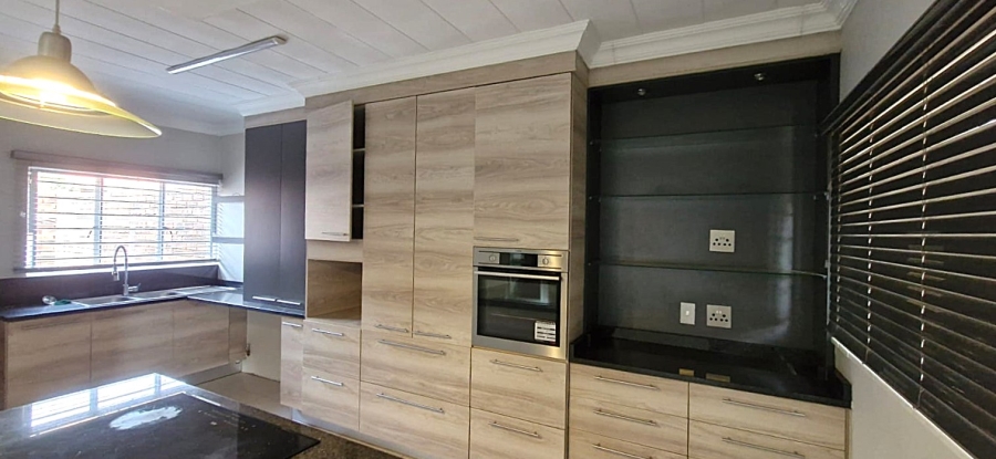 3 Bedroom Property for Sale in Faerie Glen Gauteng