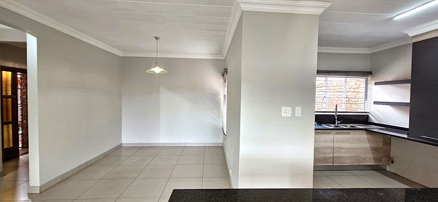 3 Bedroom Property for Sale in Faerie Glen Gauteng