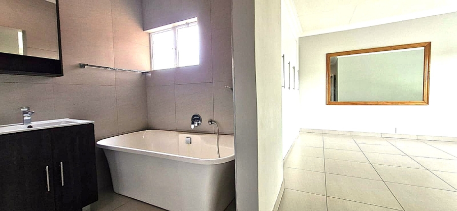 3 Bedroom Property for Sale in Faerie Glen Gauteng