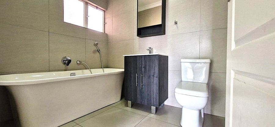 3 Bedroom Property for Sale in Faerie Glen Gauteng