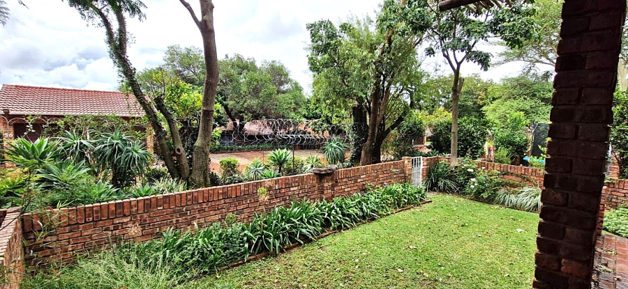 3 Bedroom Property for Sale in Faerie Glen Gauteng