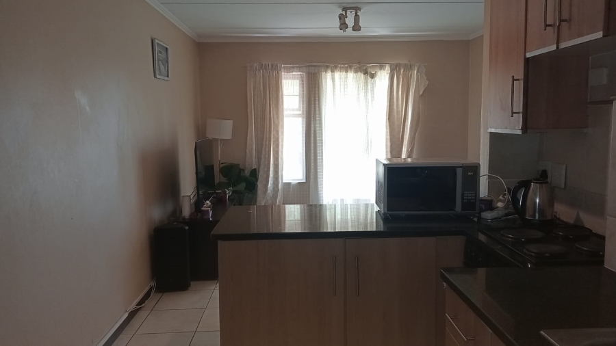 2 Bedroom Property for Sale in Kosmosdal Gauteng