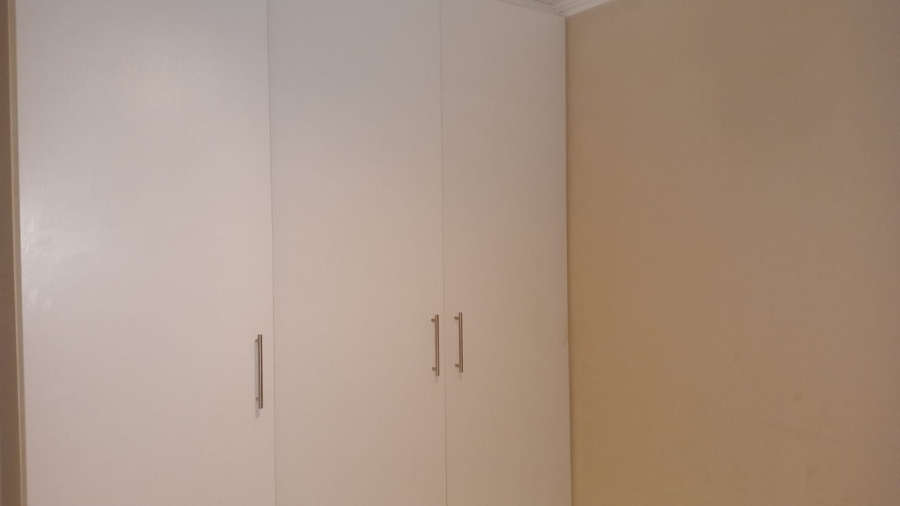 2 Bedroom Property for Sale in Kosmosdal Gauteng