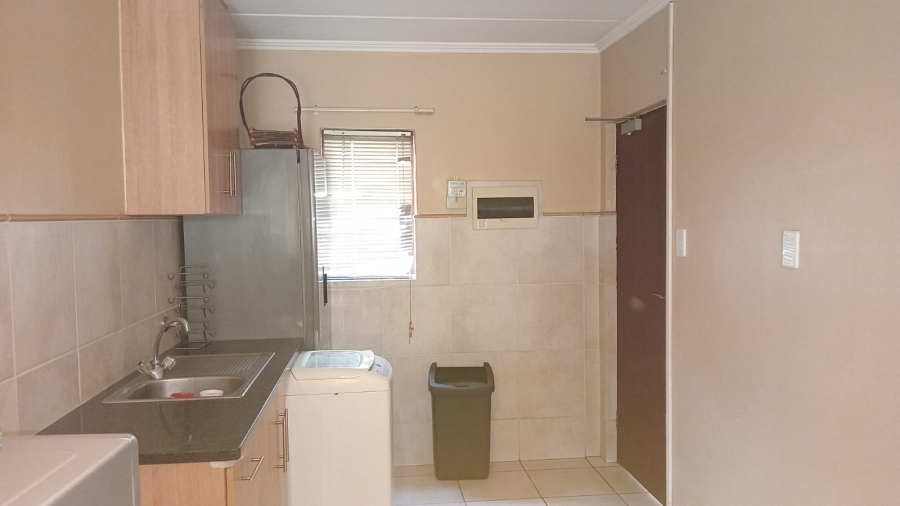 2 Bedroom Property for Sale in Kosmosdal Gauteng