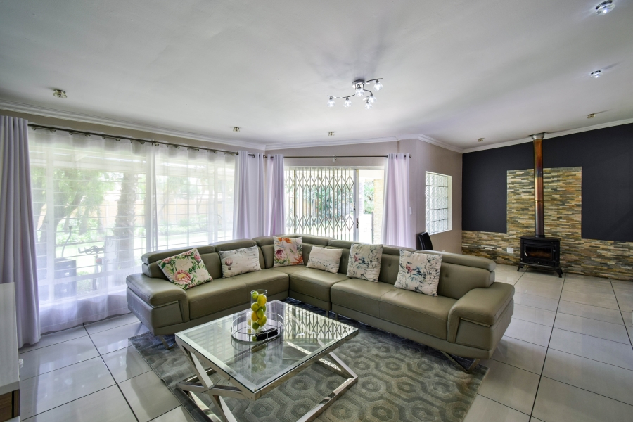 4 Bedroom Property for Sale in Elardus Park Gauteng