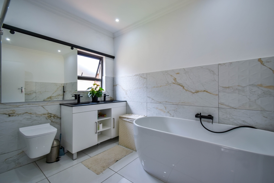 4 Bedroom Property for Sale in Elardus Park Gauteng