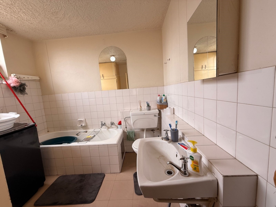 1 Bedroom Property for Sale in Berea Park Gauteng