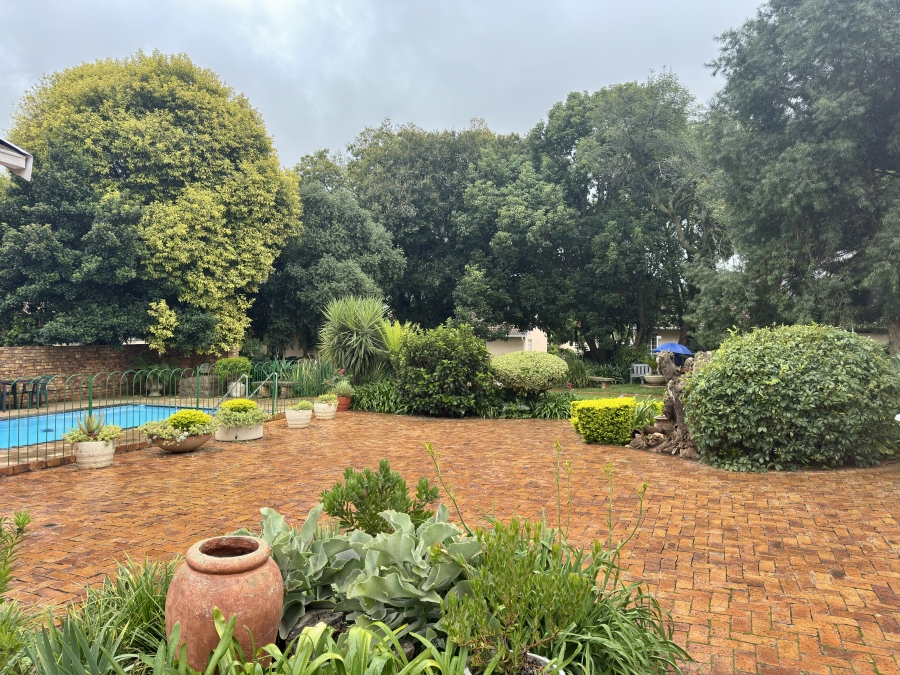 2 Bedroom Property for Sale in Die Wilgers Gauteng