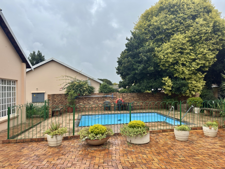 2 Bedroom Property for Sale in Die Wilgers Gauteng