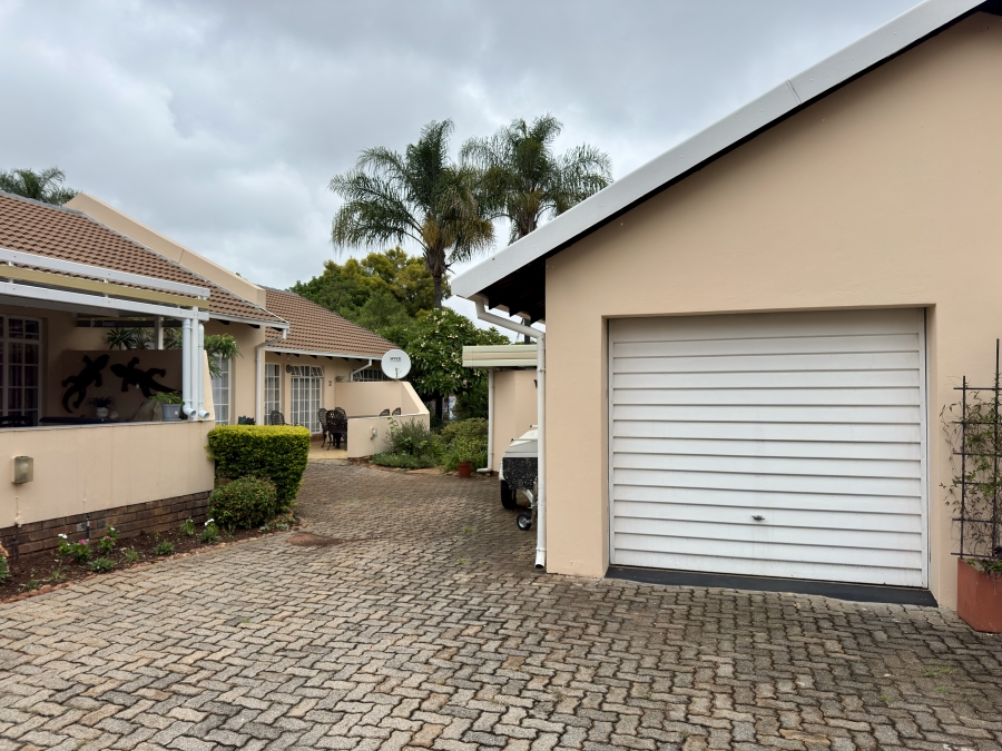 2 Bedroom Property for Sale in Die Wilgers Gauteng