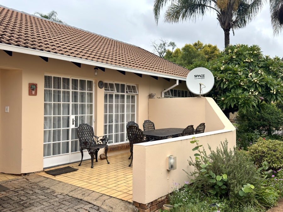 2 Bedroom Property for Sale in Die Wilgers Gauteng