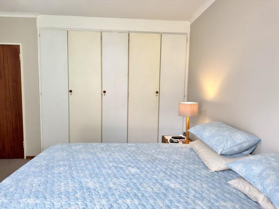 2 Bedroom Property for Sale in Die Wilgers Gauteng