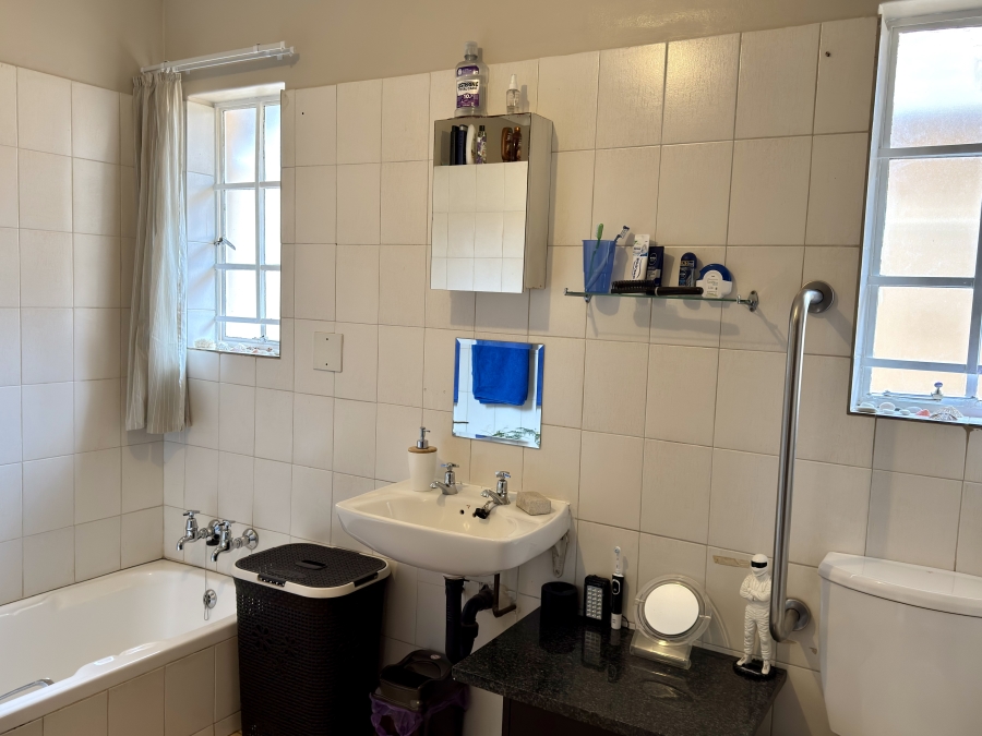 2 Bedroom Property for Sale in Die Wilgers Gauteng