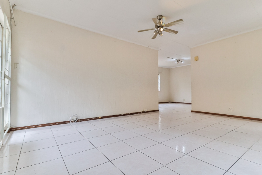 3 Bedroom Property for Sale in Garsfontein Gauteng