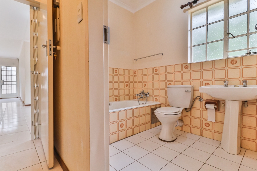 3 Bedroom Property for Sale in Garsfontein Gauteng