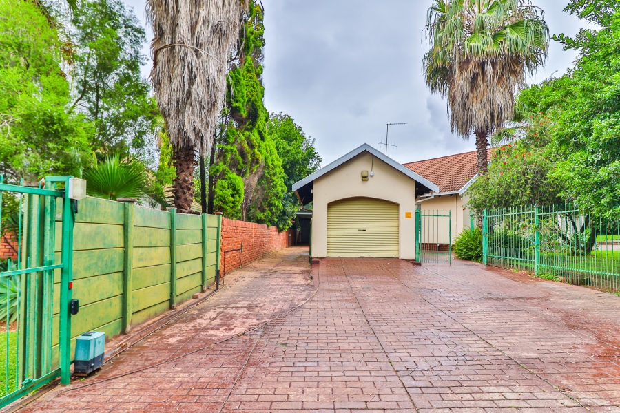 3 Bedroom Property for Sale in Garsfontein Gauteng