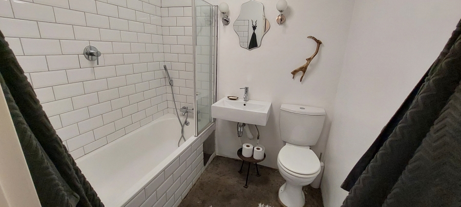 1 Bedroom Property for Sale in La Montagne Gauteng