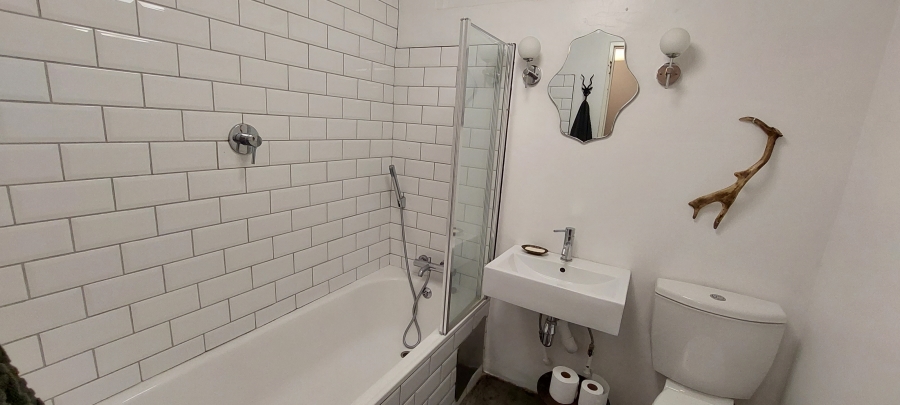 1 Bedroom Property for Sale in La Montagne Gauteng