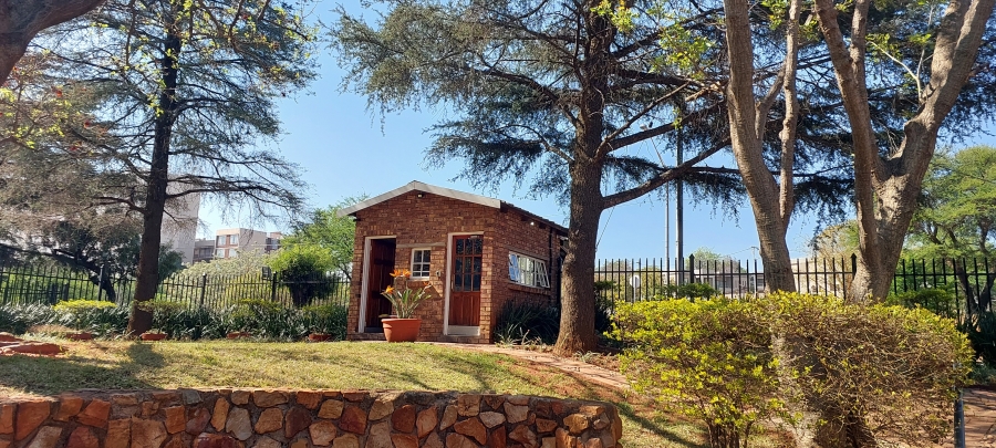 1 Bedroom Property for Sale in La Montagne Gauteng