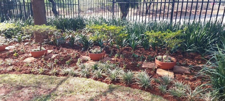 1 Bedroom Property for Sale in La Montagne Gauteng