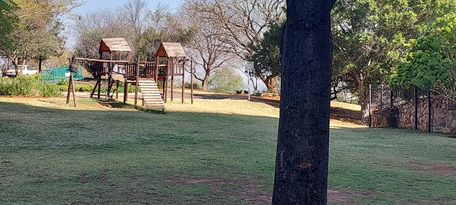 1 Bedroom Property for Sale in La Montagne Gauteng