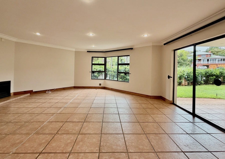 6 Bedroom Property for Sale in The Glades Gauteng