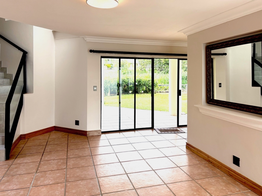 6 Bedroom Property for Sale in The Glades Gauteng