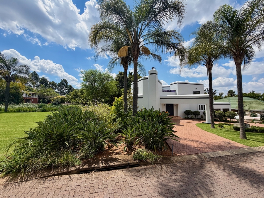 6 Bedroom Property for Sale in The Glades Gauteng