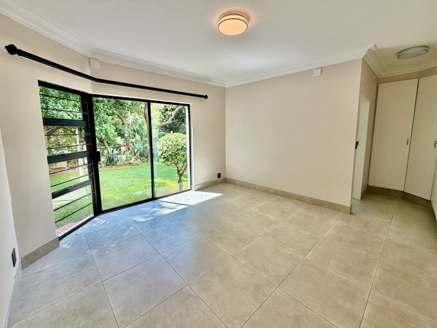 6 Bedroom Property for Sale in The Glades Gauteng