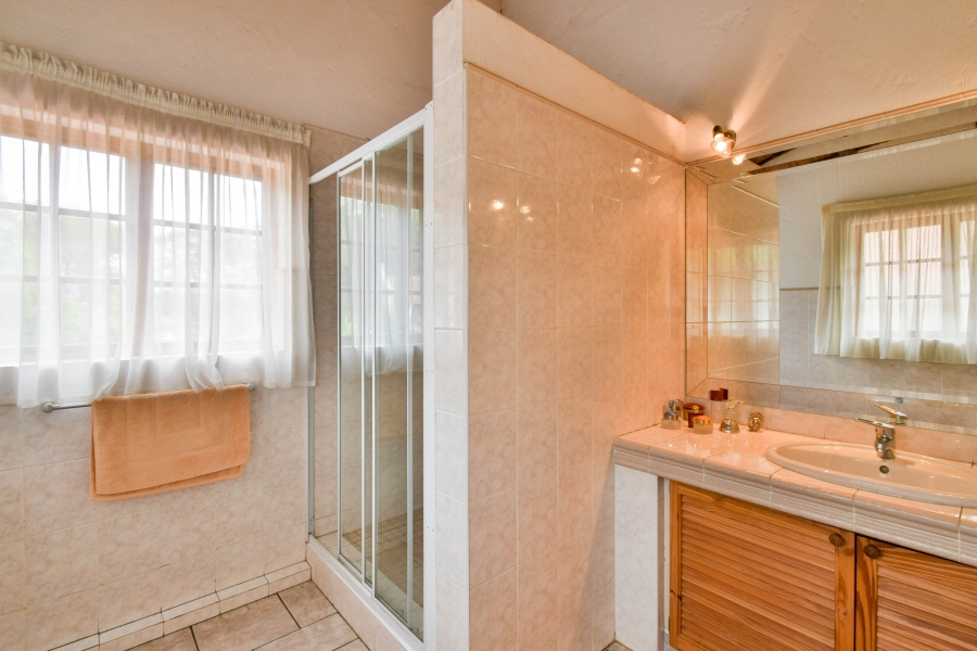 4 Bedroom Property for Sale in Wapadrand Gauteng